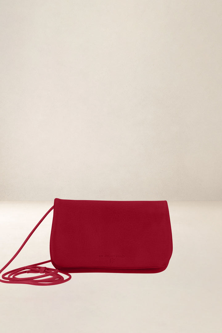 Porte-téléphone en cuir pleine fleur CASSANDRE coloris amour, vue d’ensemble – Ateliers Fourès