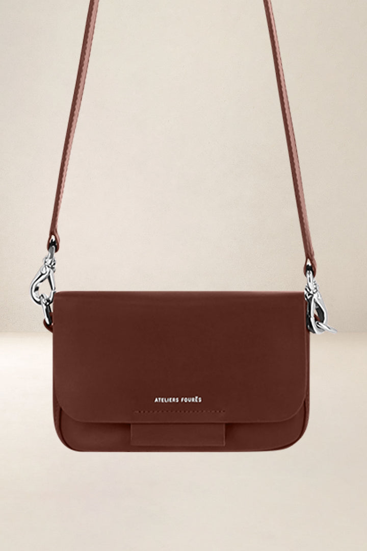 Mini sac en cuir pleine fleur CALISTA coloris fauve, vue de face n°2 – Ateliers Fourès