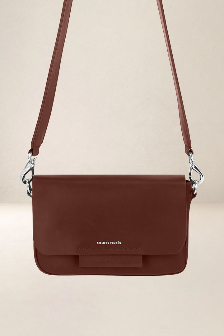 Sac à main en cuir pleine fleur CALISTA coloris fauve, vue de face n°2 – Ateliers Fourès