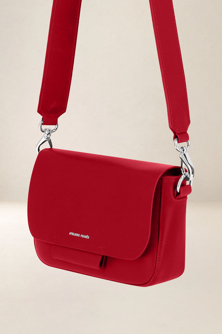Sac à main en cuir pleine fleur CALISTA coloris carmen, vue de profil n°1 – Ateliers Fourès