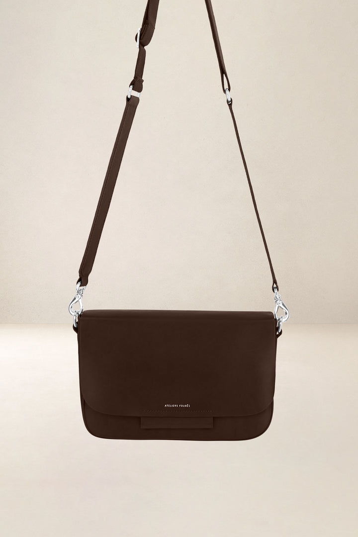 Sac à main en cuir pleine fleur CALISTA coloris cafe, vue de face n°2 – Ateliers Fourès