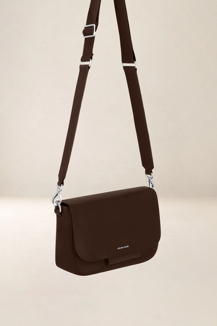 Sac à main en cuir pleine fleur CALISTA coloris cafe, vue de profil n°1 – Ateliers Fourès