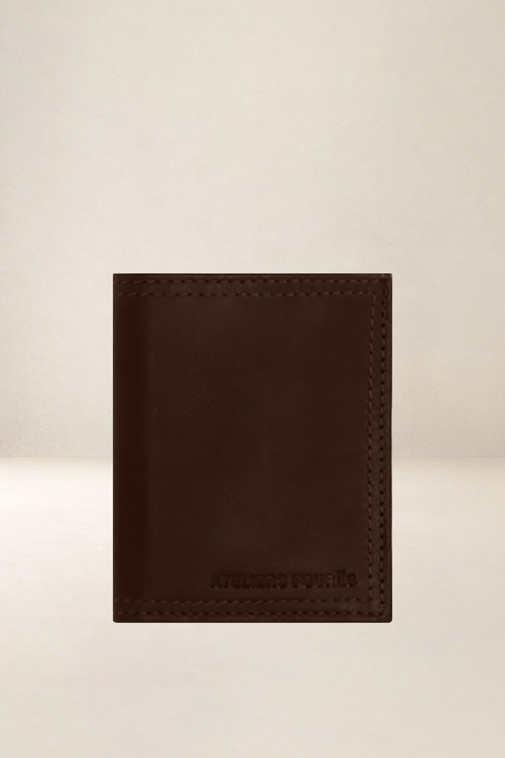 Porte-cartes en cuir pleine fleur PLATON coloris cafe, vue d’ensemble – Ateliers Fourès