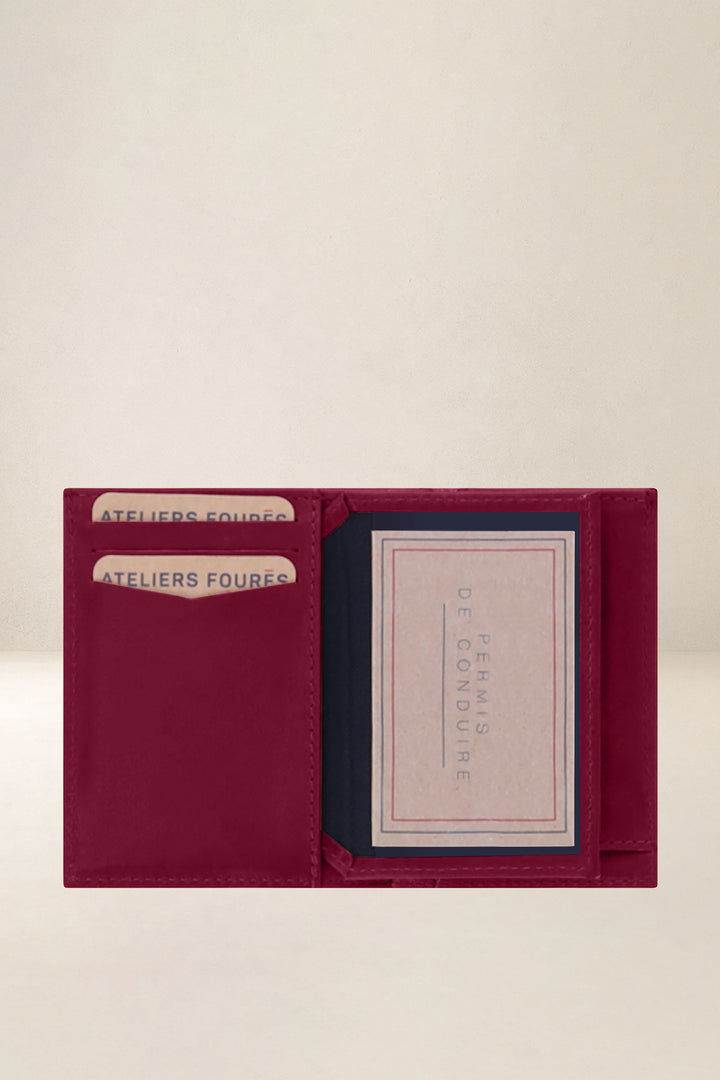 Portefeuille compact en cuir pleine fleur PLATON coloris pourpre, vue intérieure n°1 – Ateliers Fourès