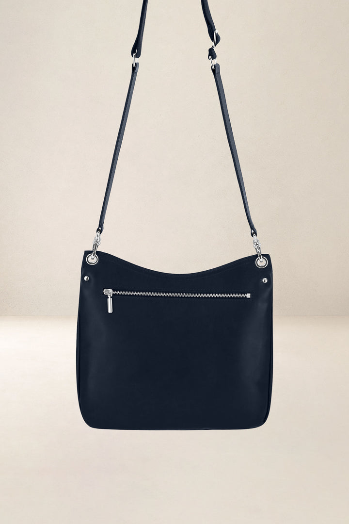 Sac bandoulière en cuir pleine fleur APHRODITE coloris cosmos, vue de dos – Ateliers Fourès