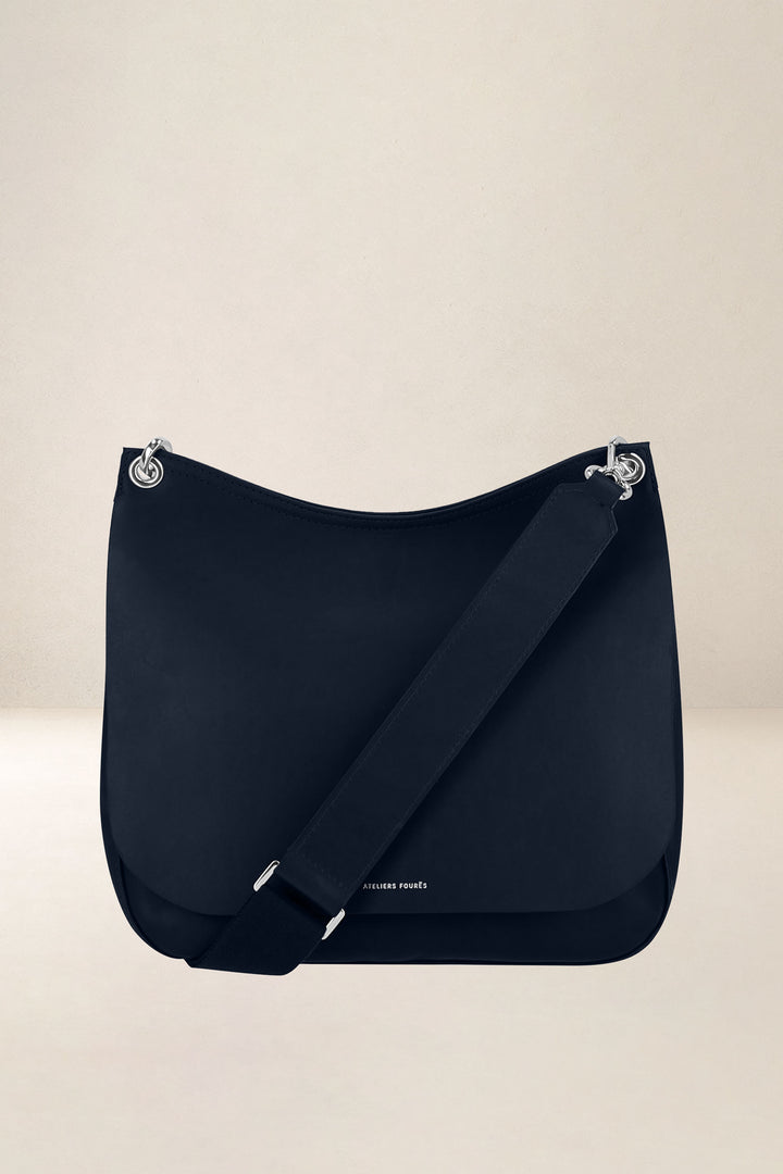 Sac bandoulière en cuir pleine fleur APHRODITE coloris cosmos, vue d’ensemble – Ateliers Fourès
