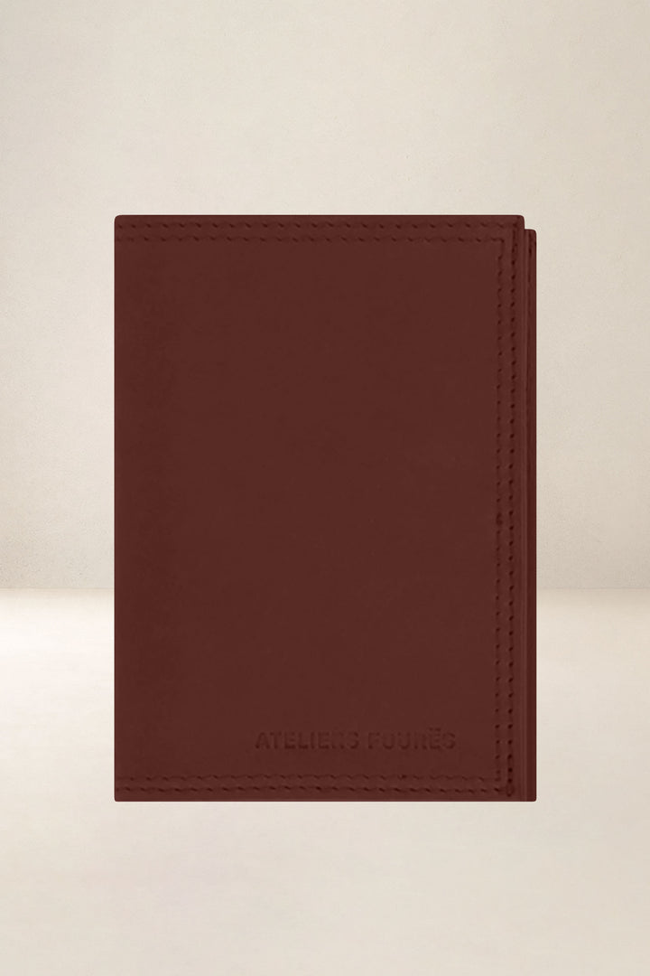 Portefeuille medium en cuir pleine fleur PLATON coloris fauve, vue d’ensemble – Ateliers Fourès