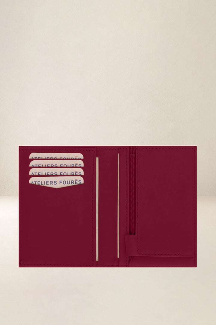 Portefeuille medium en cuir pleine fleur PLATON coloris pourpre, vue intérieure n°1 – Ateliers Fourès