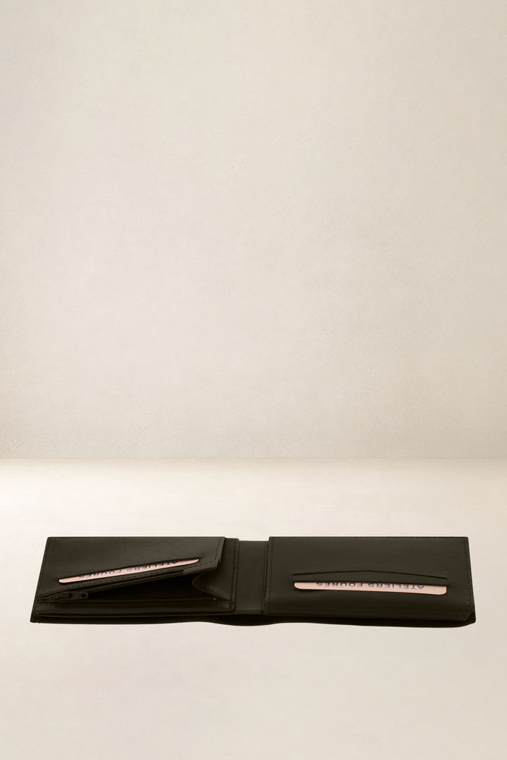 Portefeuille medium en cuir pleine fleur PLATON coloris maquis, vue intérieure n°2 – Ateliers Fourès