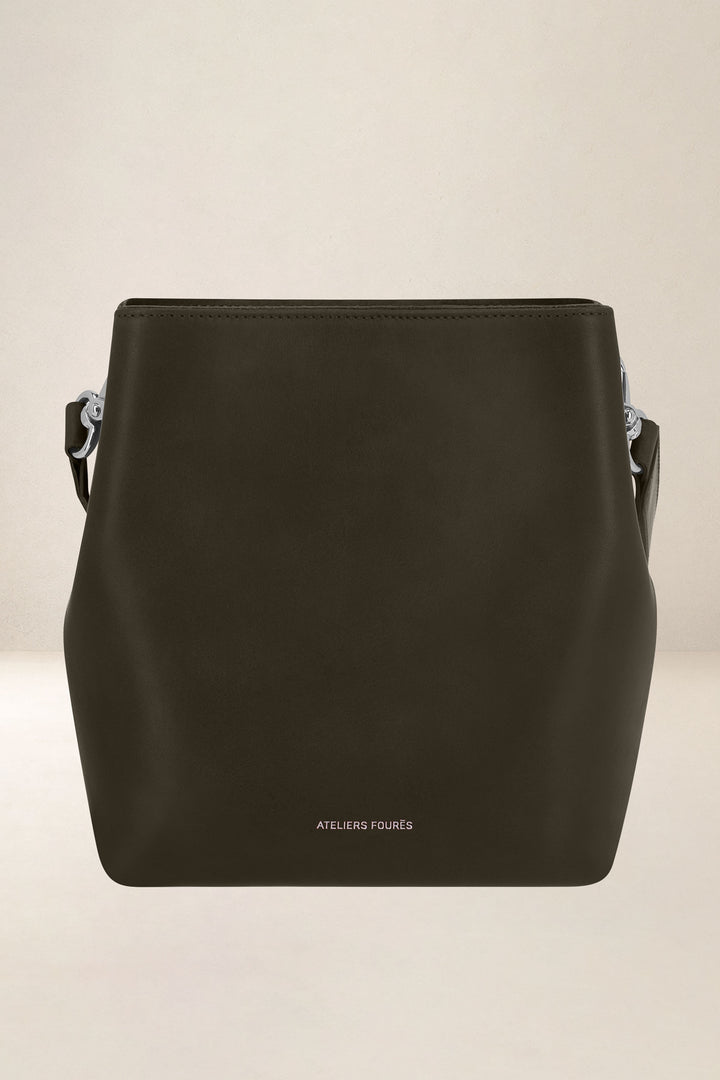 Mini sac en cuir pleine fleur ALCESTE coloris maquis, vue de face – Ateliers Fourès