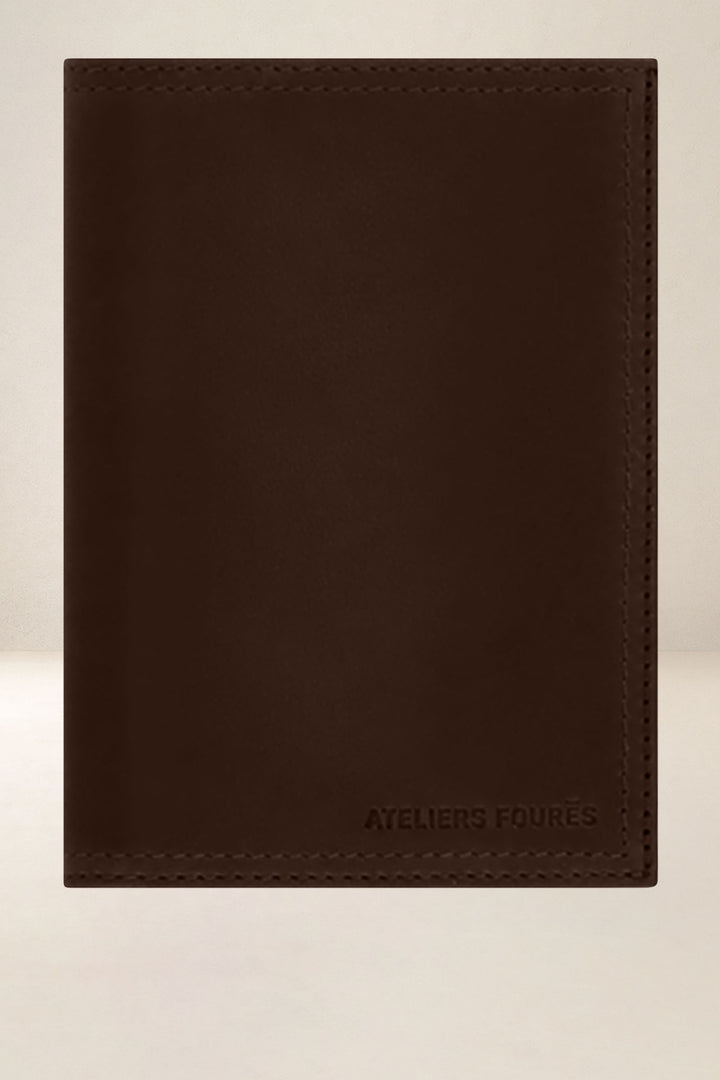 Grand portefeuille en cuir pleine fleur PLATON coloris cafe, vue d’ensemble – Ateliers Fourès