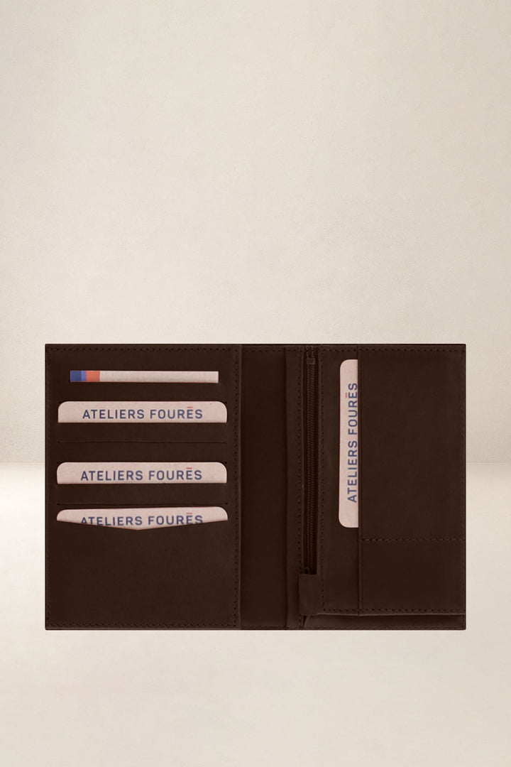 Grand portefeuille en cuir pleine fleur PLATON coloris cafe, vue intérieure n°1 – Ateliers Fourès