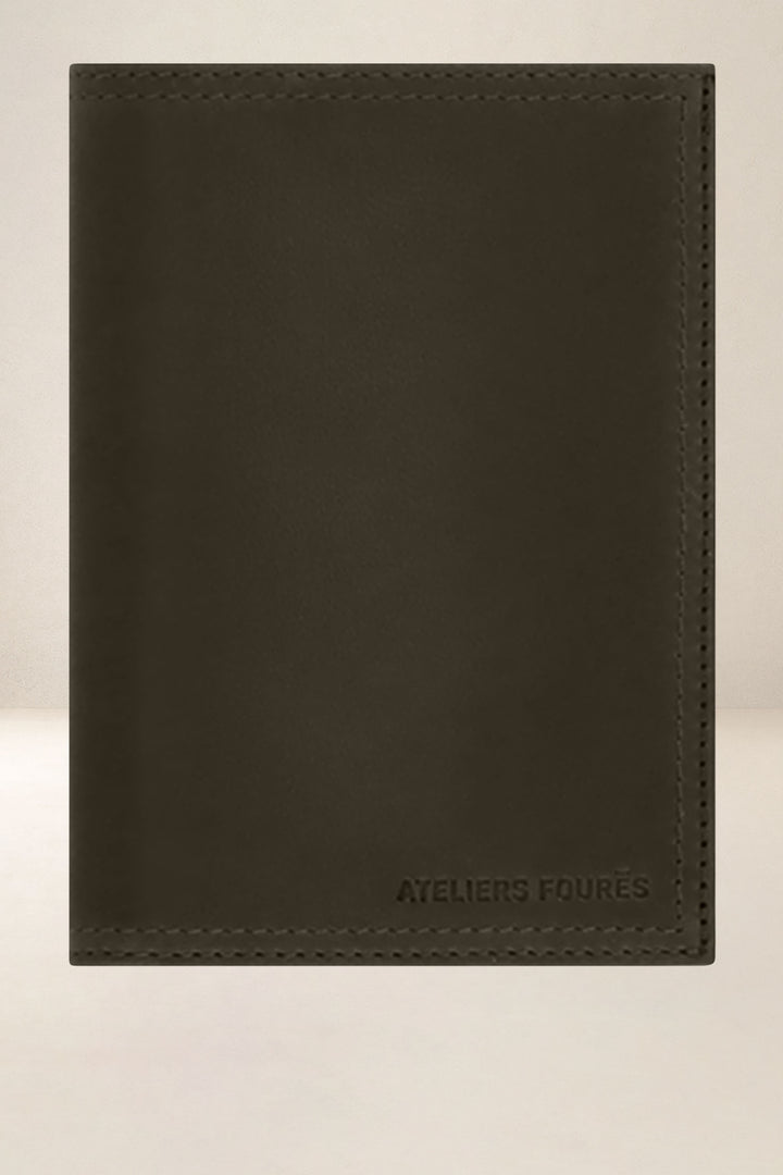 Grand portefeuille en cuir pleine fleur PLATON coloris maquis, vue d’ensemble – Ateliers Fourès
