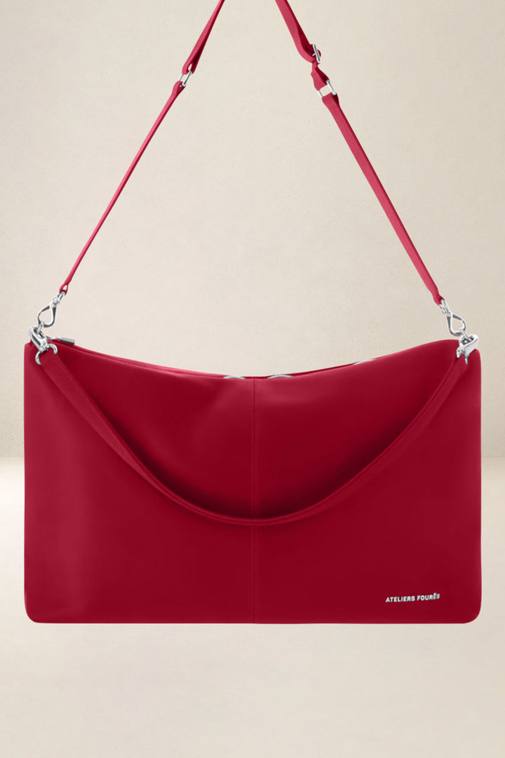 Sac de voyage en cuir pleine fleur ILIADE coloris amour, vue d’ensemble – Ateliers Fourès