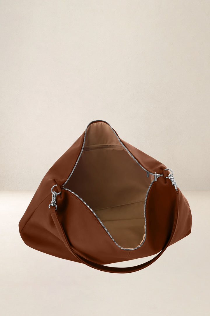 Sac de voyage en cuir pleine fleur ILIADE coloris fauve, vue intérieure – Ateliers Fourès