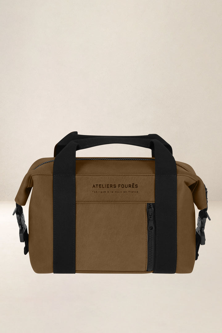 Sac de travail en cuir pleine fleur SOCRATE coloris desert, vue de face n°2 – Ateliers Fourès