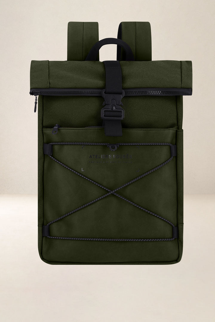 Sac à dos en cuir pleine fleur ARISTOTE coloris kaki, vue de face – Ateliers Fourès