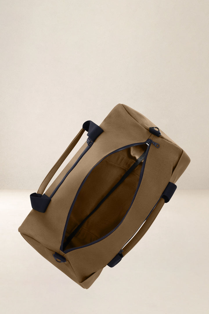 Sac de voyage en cuir pleine fleur ARISTOTE coloris desert, vue intérieure – Ateliers Fourès