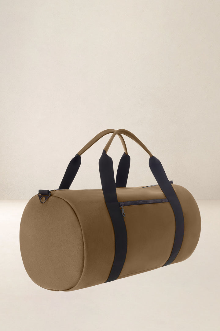 Sac de voyage en cuir pleine fleur ARISTOTE coloris desert, vue de profil n°2 – Ateliers Fourès
