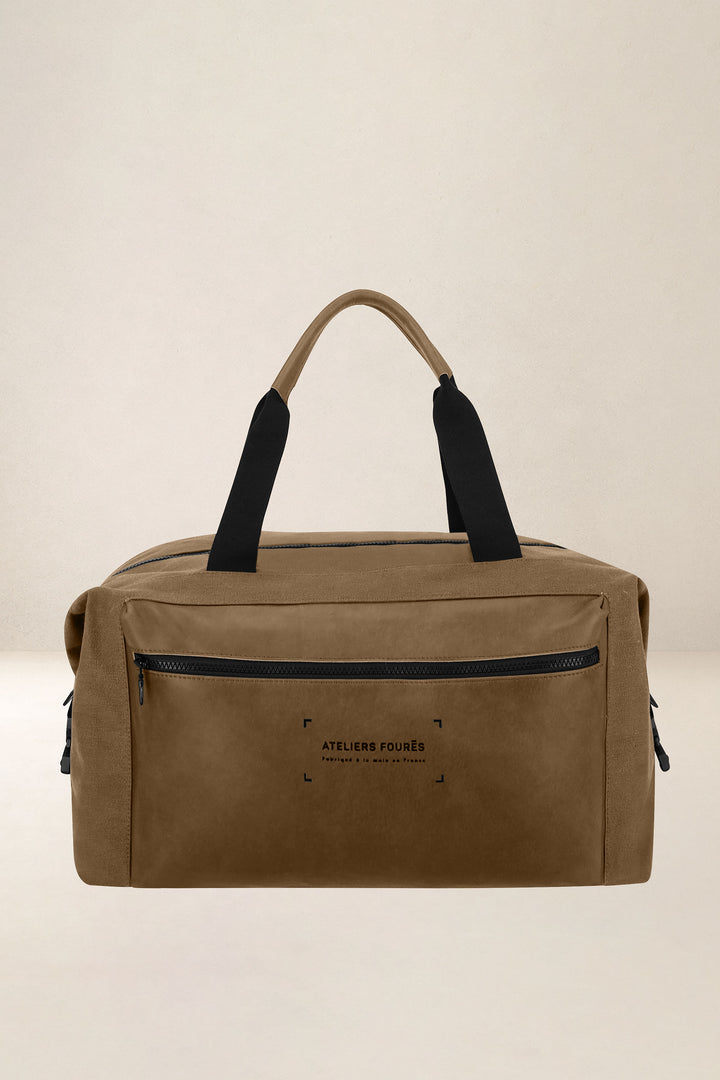Sac de voyage en cuir pleine fleur ARISTOTE coloris desert, vue de face – Ateliers Fourès