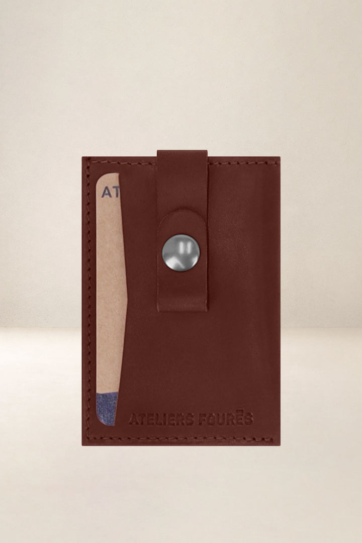 Porte-cartes en cuir pleine fleur ARCHIMÈDE coloris fauve, vue d’ensemble – Ateliers Fourès
