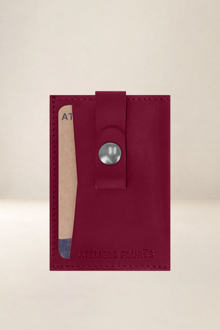Porte-cartes en cuir pleine fleur ARCHIMÈDE coloris pourpre, vue d’ensemble – Ateliers Fourès