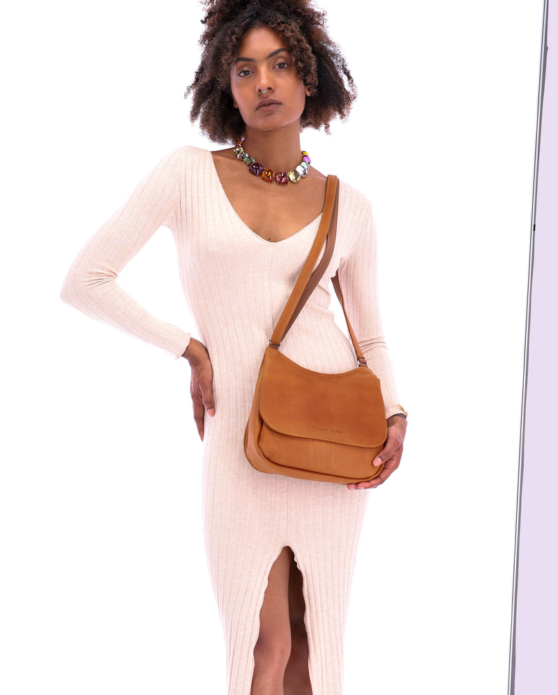 lionne #3666151026114